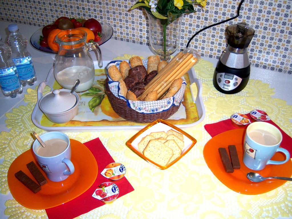 Bed And Breakfast Geckos บรินดิซิ ภายนอก รูปภาพ
